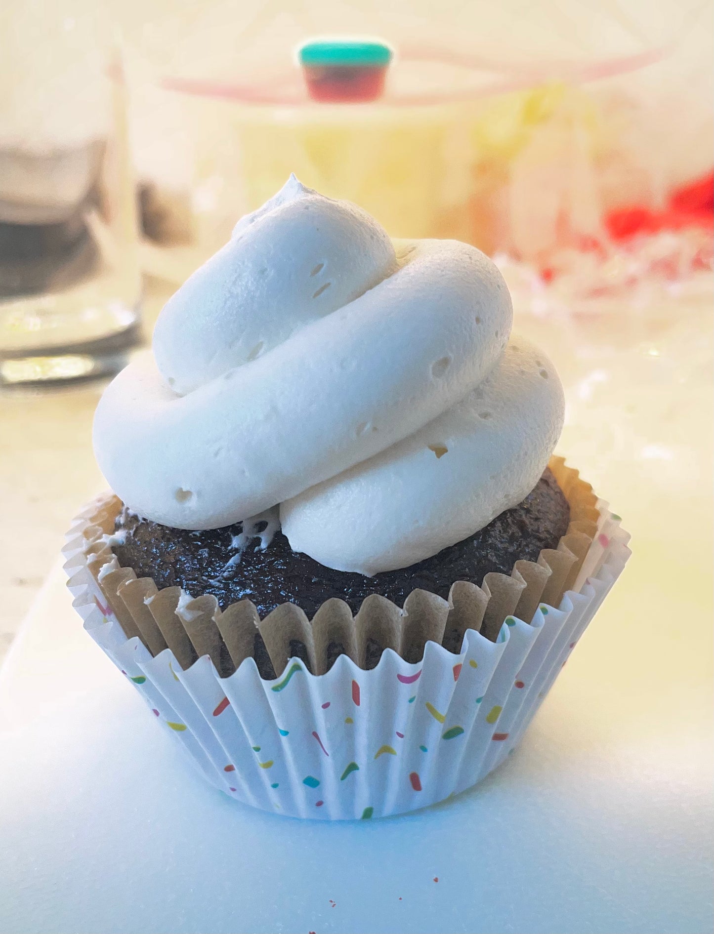 Chocolate cupcake w vanilla frosting